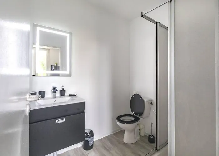 L'authentique *studio *parking Prive* *wifi*calme